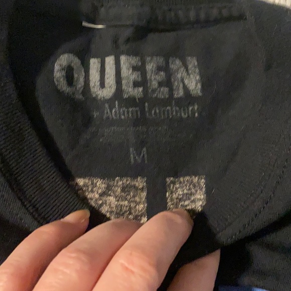 Queen + Adam Lambert tour cotton T-shirt. Medium size men’s or large women’s. - Picture 2 of 6